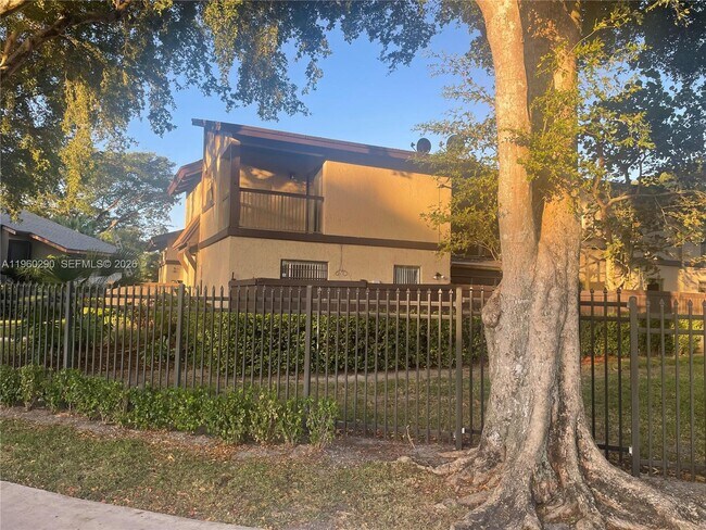 Building Photo - 2191 Bayberry Dr