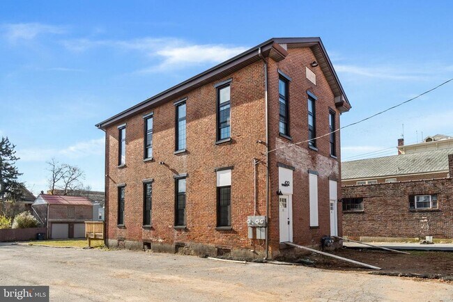 Building Photo - 420 Chestnut St