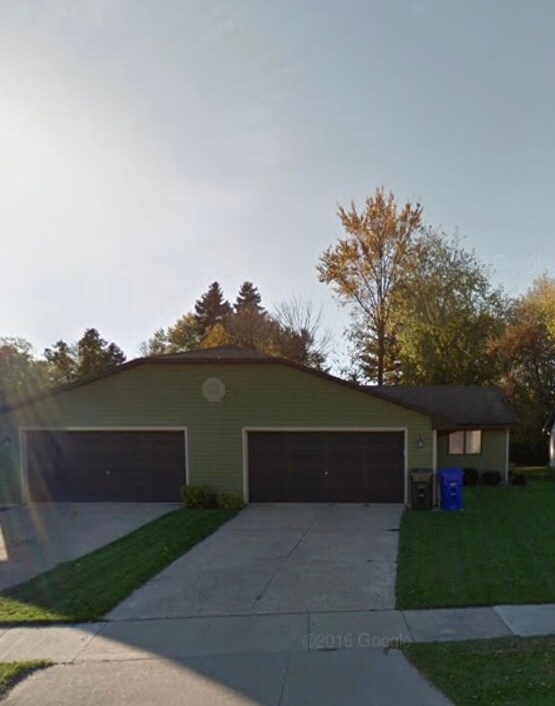 933 Right - 935 Shamrock Ct