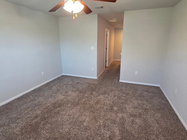 Building Photo - 2304 S Lakeline Blvd