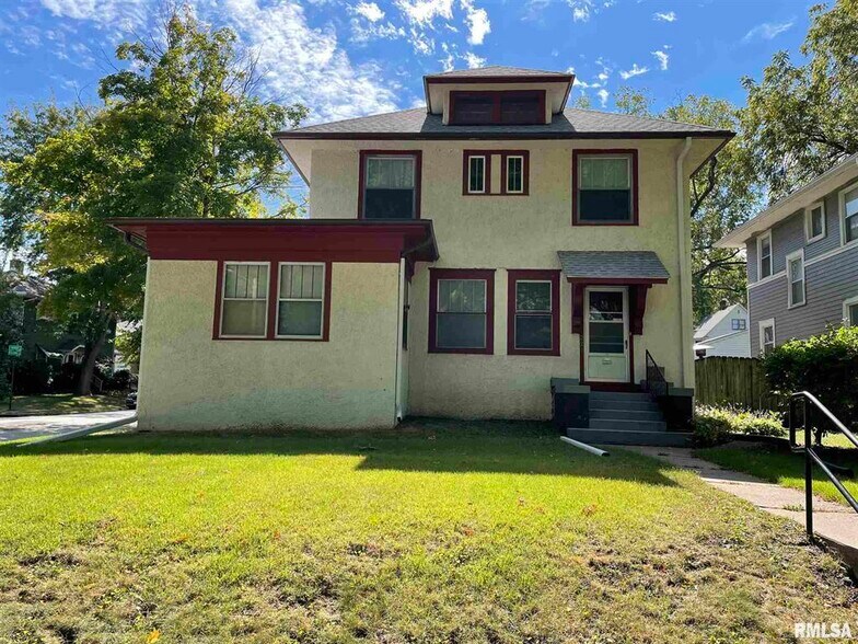Primary Photo - 221 E Dover Ct