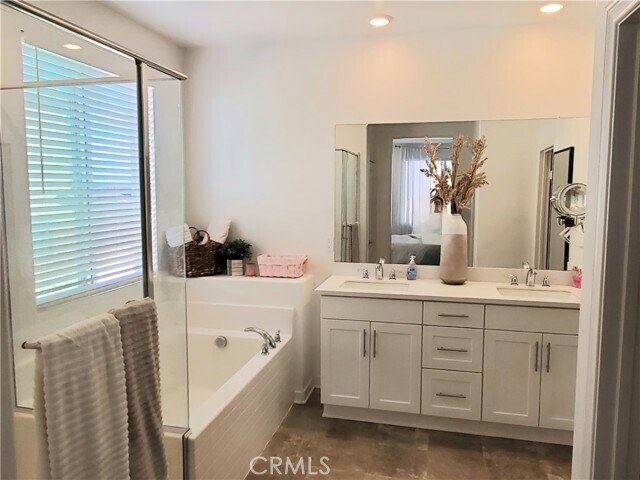 Building Photo - 16229 Castello Ln