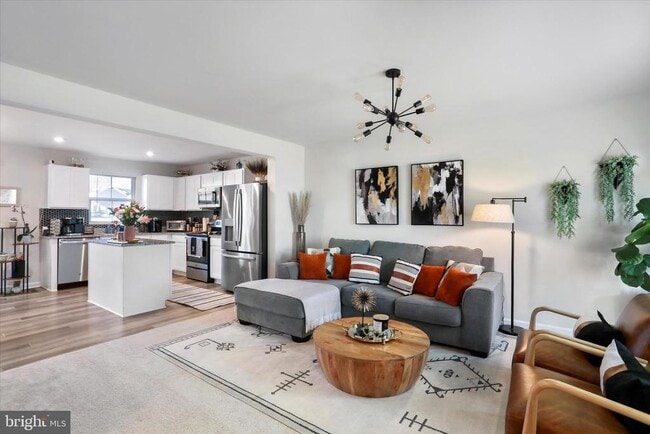 Building Photo - 206 Spring Pl