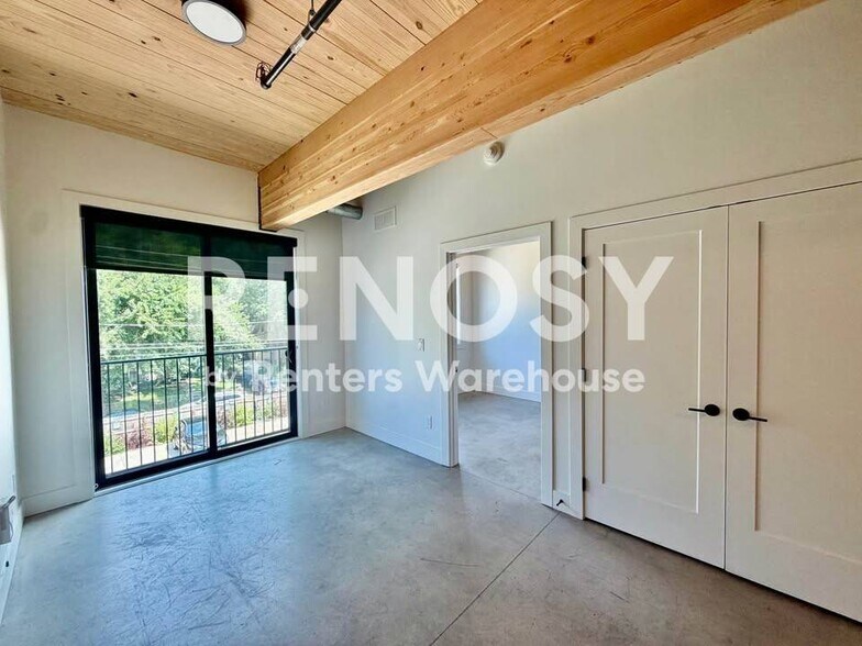 Building Photo - 2701 Ingersoll Ave