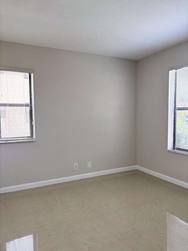 Building Photo - 21902 Lake Forest Cir