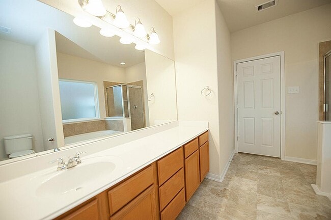 Building Photo - 18519 Each Elm Way