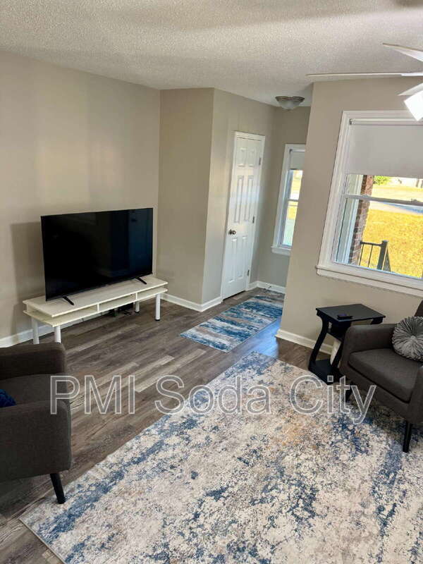 Building Photo - 3615 Truman St