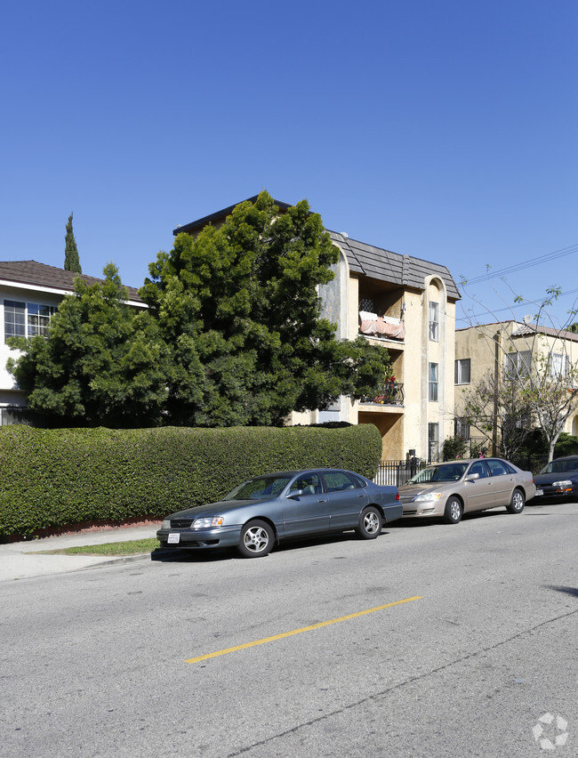 Building Photo - 941-947 S Catalina St
