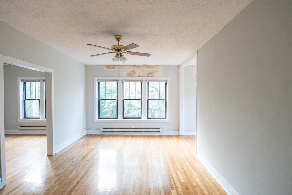 Building Photo - 627 W Cornelia Ave