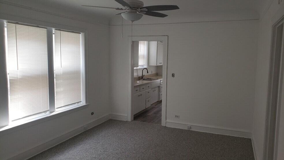 Building Photo - 7918 Karlov Ave