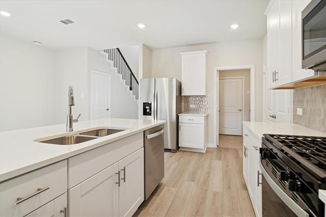 Building Photo - 520 Blanton St