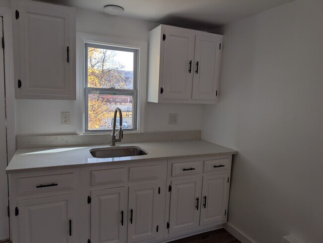 Building Photo - 56 N Main St