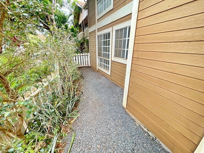 Building Photo - Ground Floor Kihei Villages Unit - Fenced ...