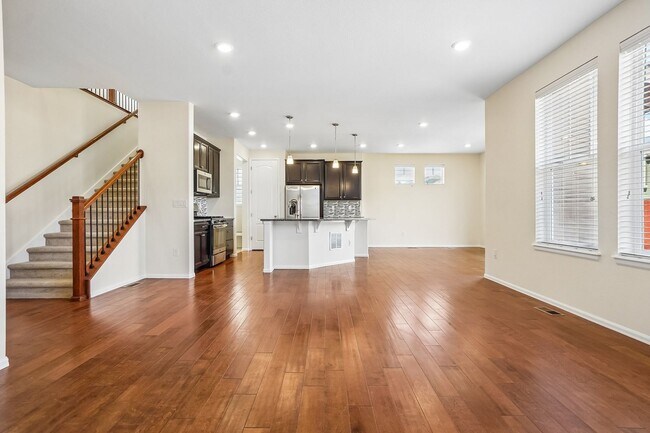 Building Photo - Luxurious Living: 2,367 Sq Ft Home with 4 Baths in Prime Location