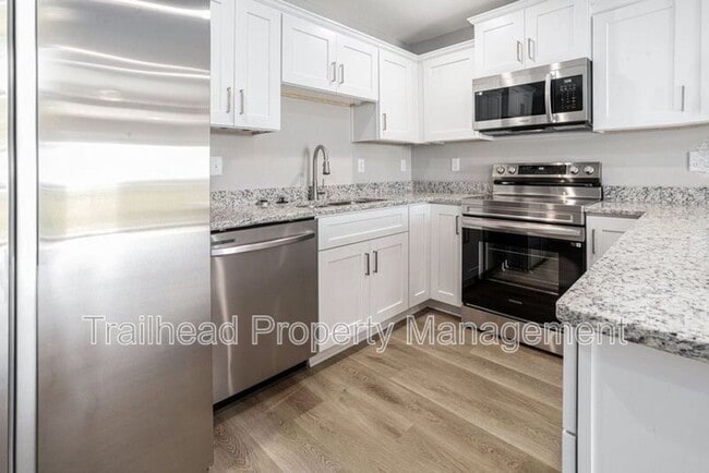 Building Photo - 611 Fall Meadow Ln