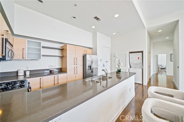 Building Photo - 1234 Wilshire Blvd