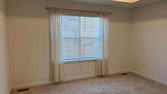 Building Photo - Charming 3 beds 2 baths in Commerce City!