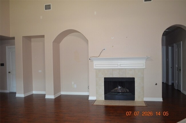 Building Photo - 9638 Castlerock Tr