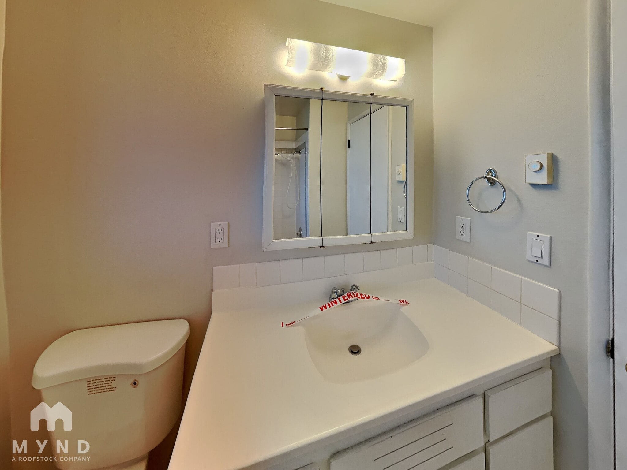 Building Photo - 705 NE 108th Ave