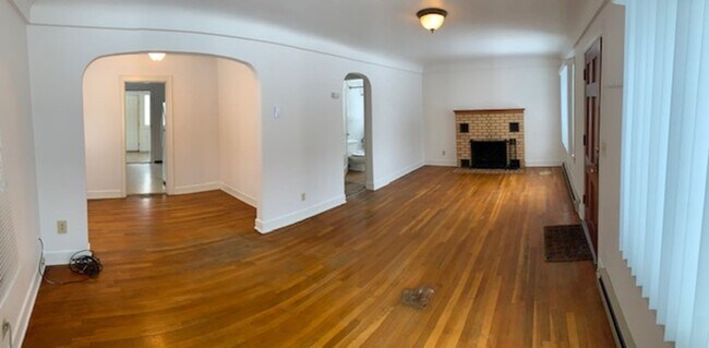 Building Photo - Adorable Valley 1+bedroom bungalow with Shop!