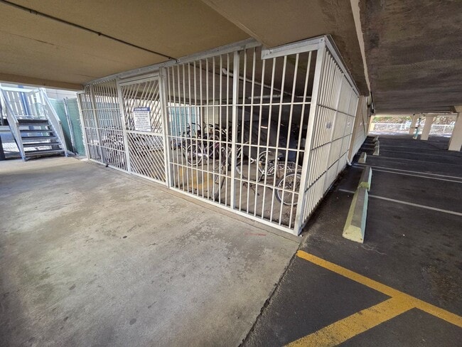 Building Photo - DOLPHIN RUN CONDOMINIUM