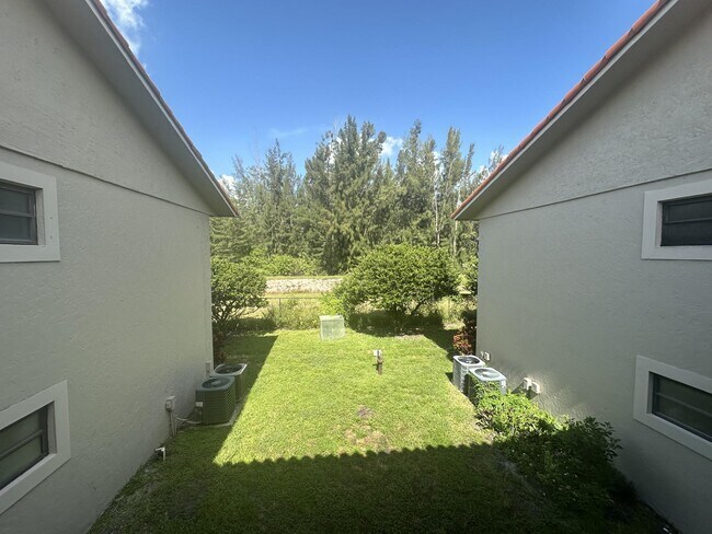 Building Photo - 1561 Windorah Way
