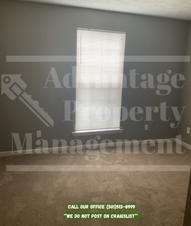 Building Photo - 2730 York Ln