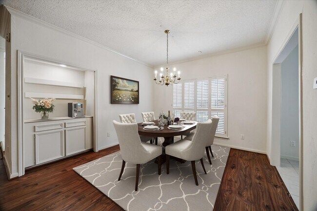 Building Photo - 2125 Bering Dr
