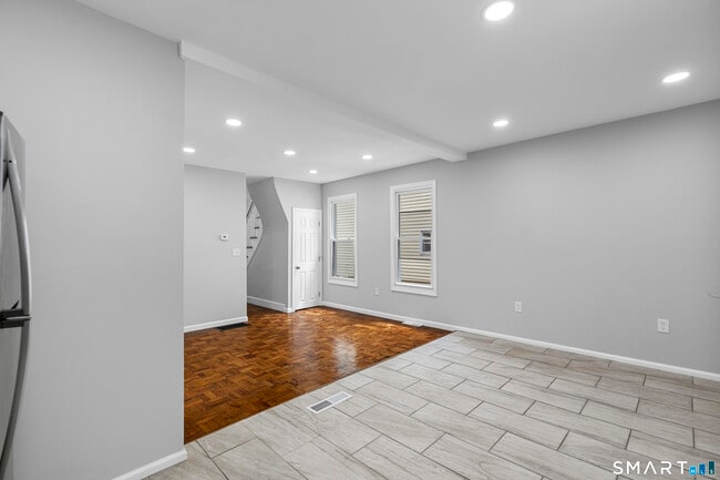 Building Photo - 196 Farren Ave