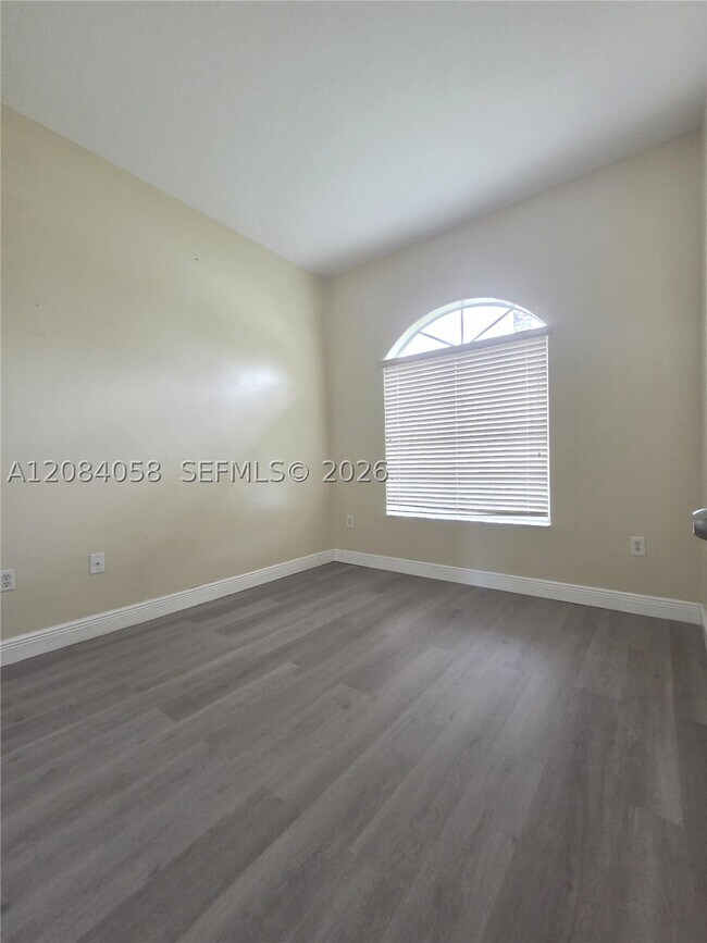 Building Photo - 14209 SW 160th Ct