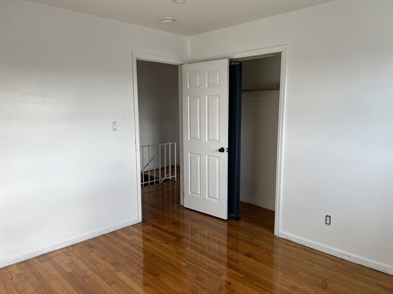 Building Photo - 284 Washington St