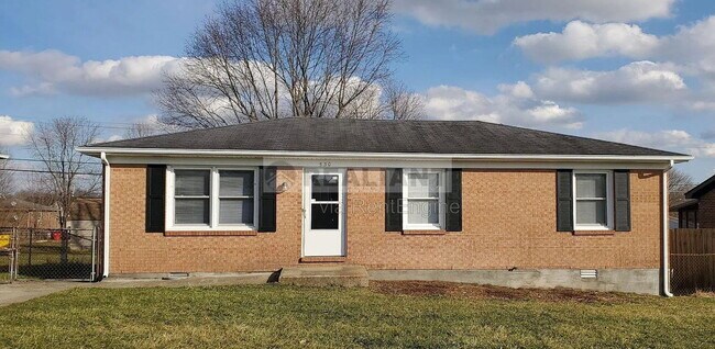 Building Photo - 530 Foxwood Dr
