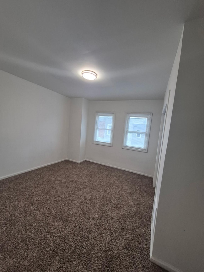 Building Photo - 3Bd/1Ba home minutes from Center City