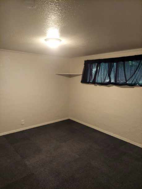 Building Photo - 2 Bedroom 1 Bathroom