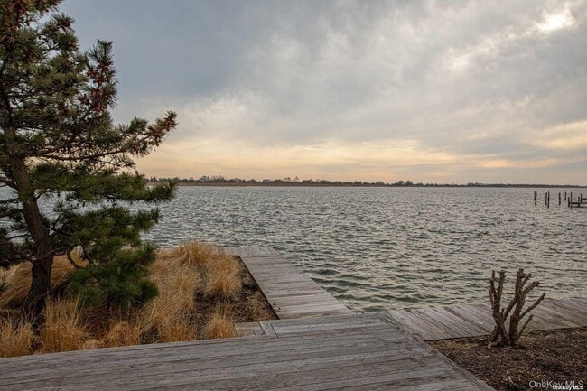 Building Photo - 11 Captree Island