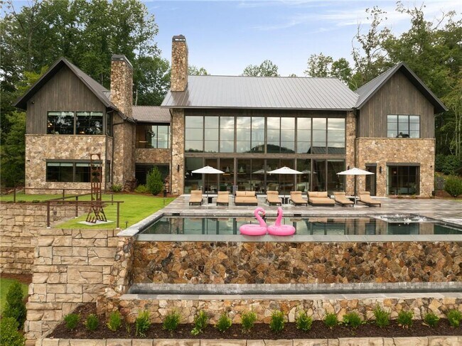 Building Photo - 725 Rocky Point Dr