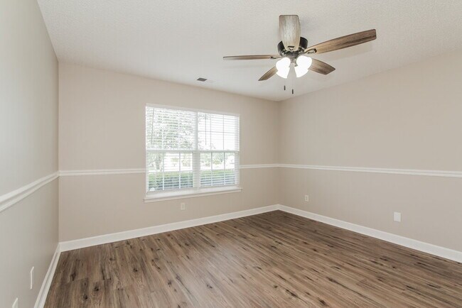 Building Photo - 4733 Aldersbrook Dr