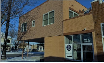 Building Photo - 121 W Washington St