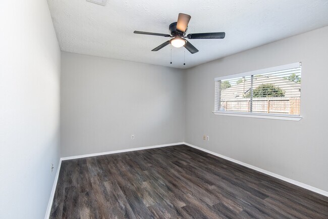 Building Photo - 16210 Cypress Point Dr