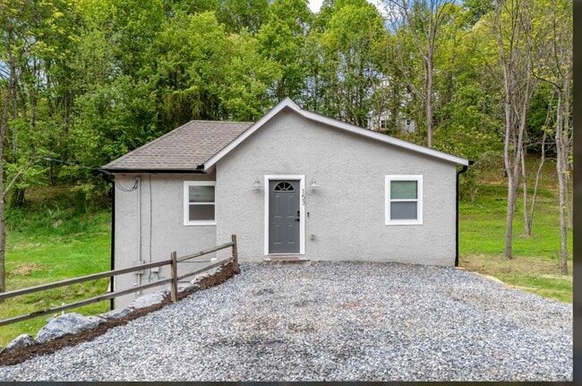 Building Photo - 153 Arrowood Corner Rd