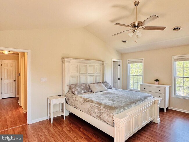 Building Photo - 5 Averil Ct