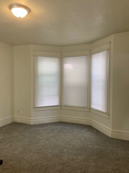 Building Photo - 2419 NE Madison Ave