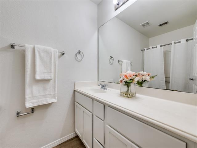 Building Photo - 3904 Coloma Dr