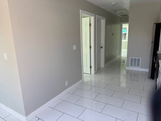 Building Photo - 1094 Saddlewood Dr