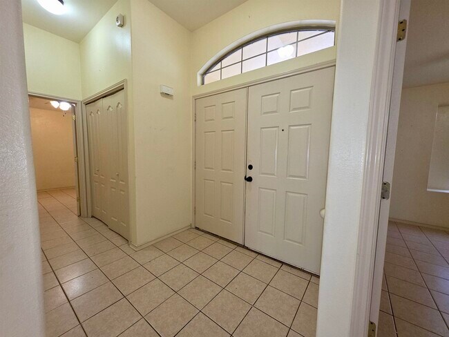 Building Photo - 615 John Adams Rd