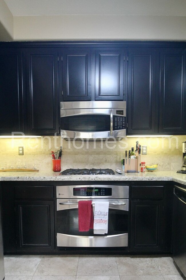 Building Photo - 2802 Piantino Cir