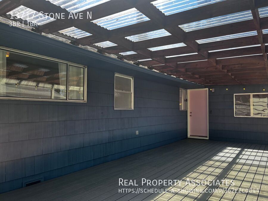 Building Photo - 13717 Stone Ave N