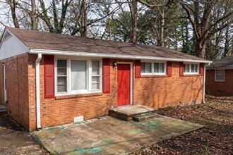 Building Photo - 324 Macedonia Rd SE