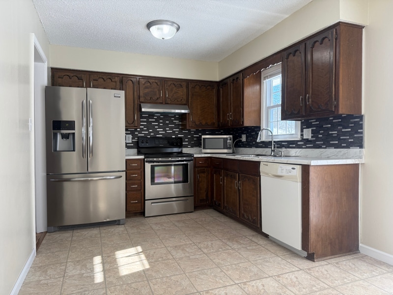 Building Photo - 2916 Iva Dr