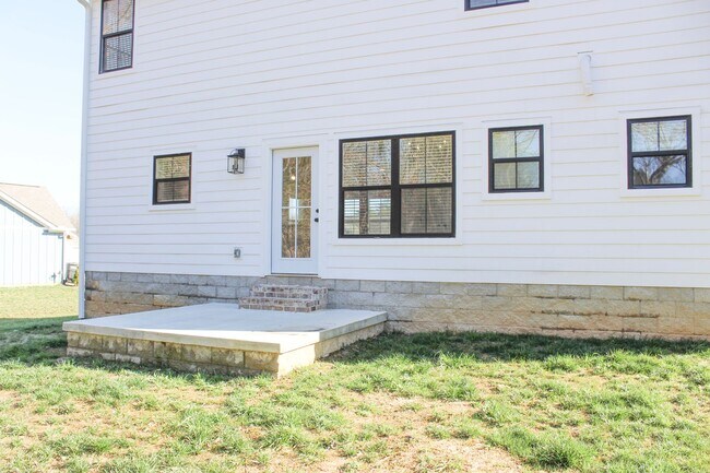 Building Photo - Brand New 3 Bedroom Home with Maintenance Free Living